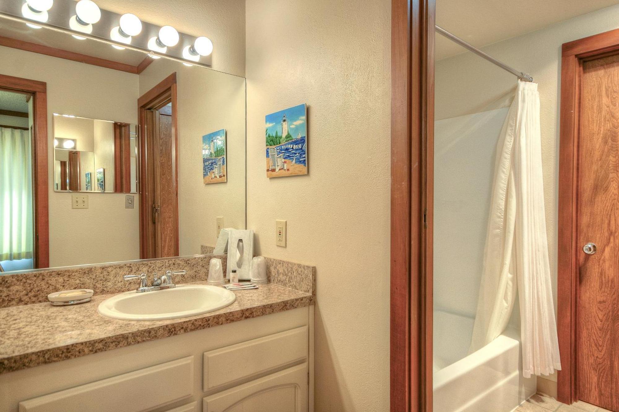 Little Creek Cove Beach Resort Нюпорт Екстериор снимка